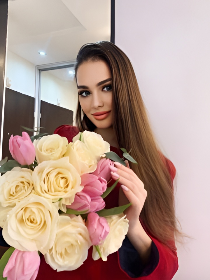 Слава привлекательная девушка из Каменска-уральского цена от 2500 руб