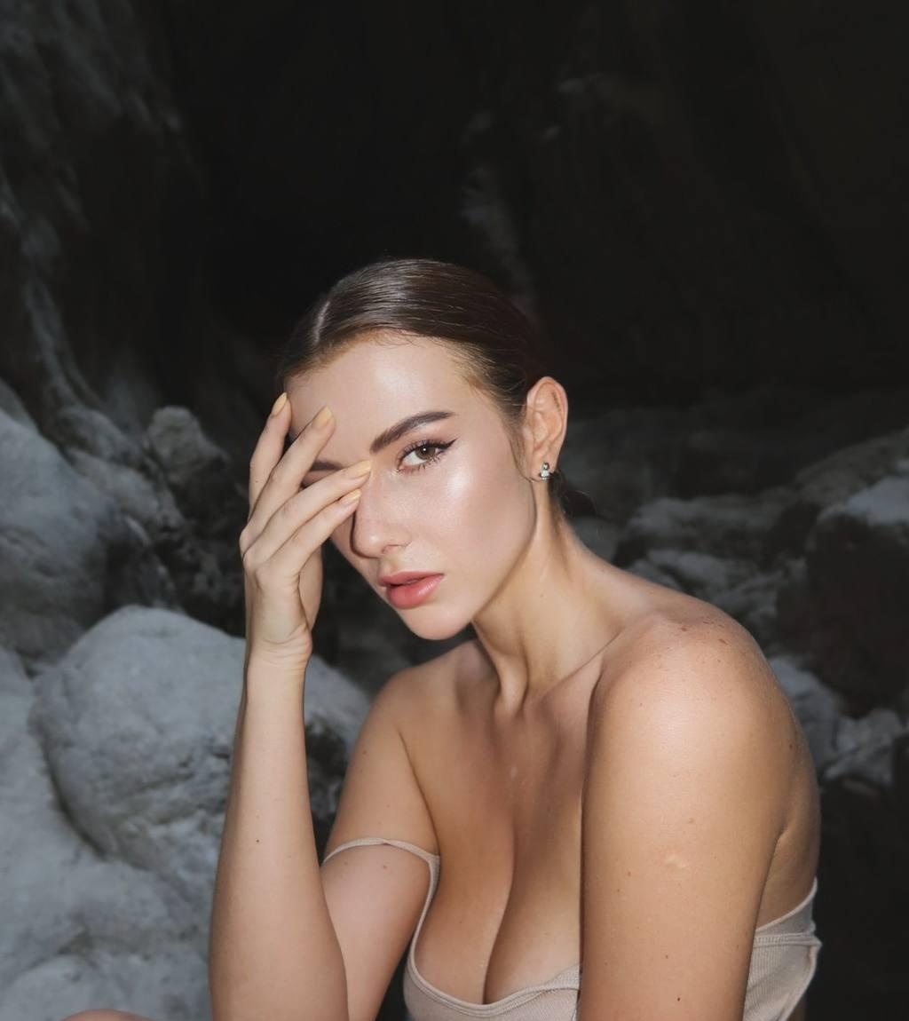 Янка привлекательная девушка из Каменска-уральского цена от 7000 руб